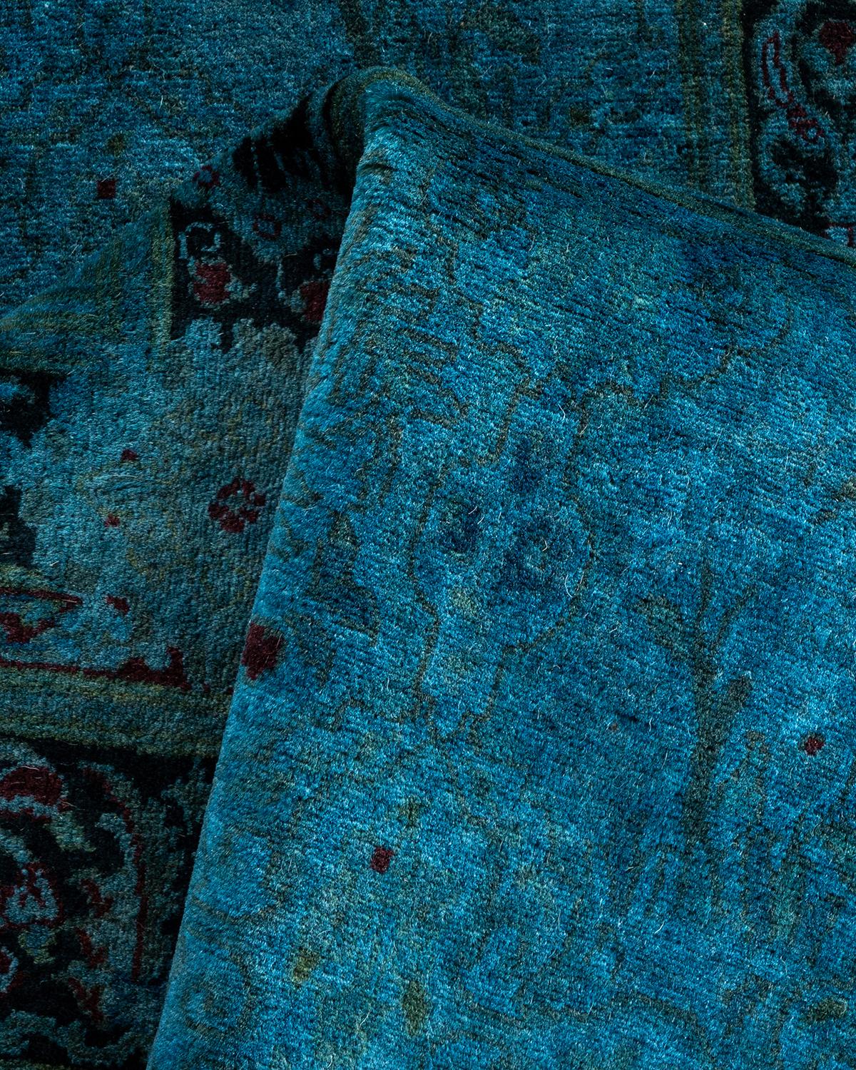 Tappeto contemporaneo in lana sovratinta annodata a mano di colore blu in vendita 1