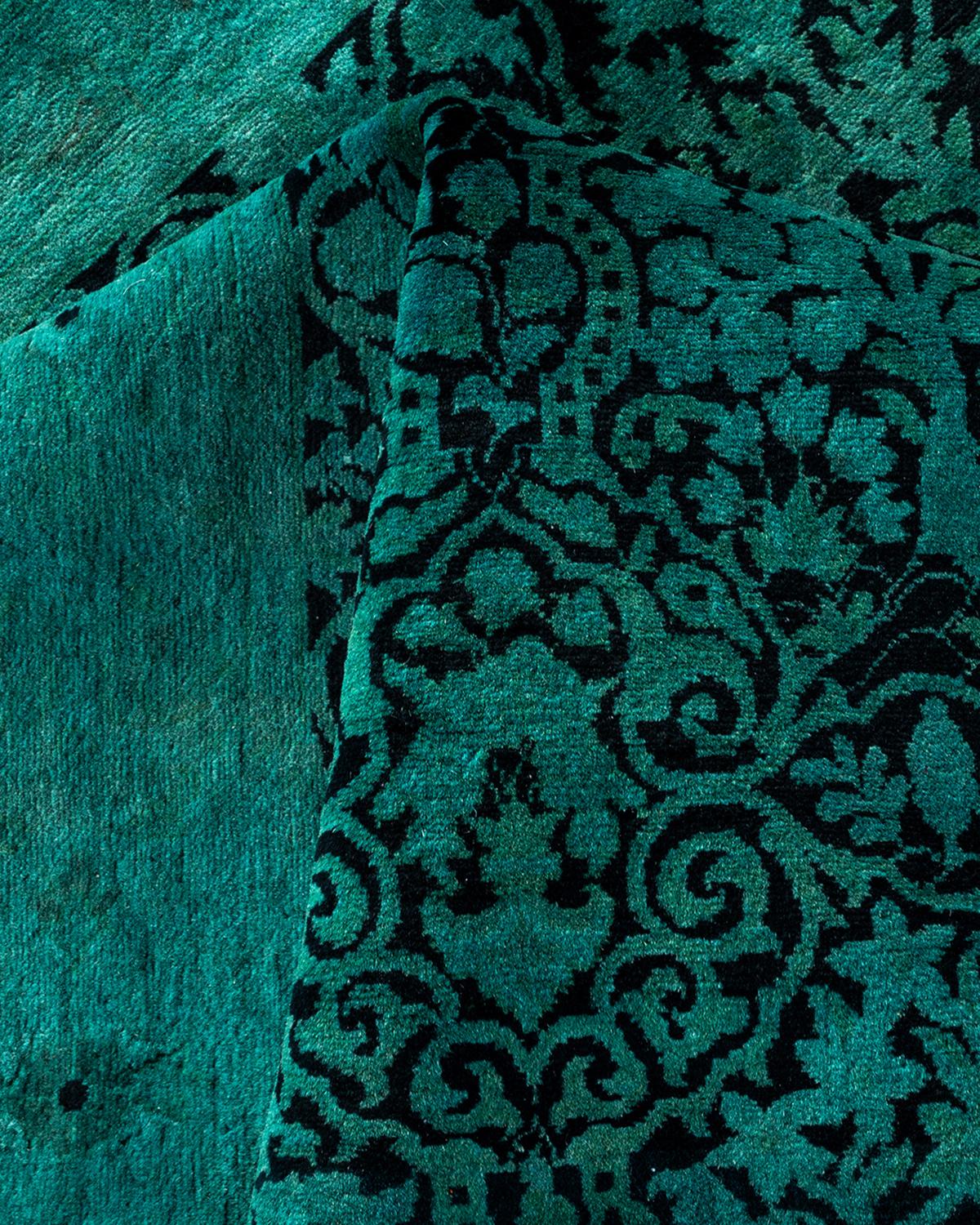 Tappeto contemporaneo in lana sovratinta annodata a mano di colore blu in vendita 1