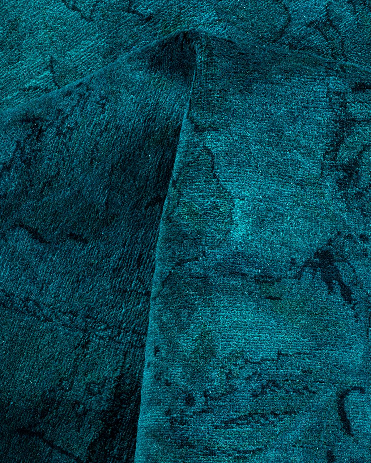 Alfombra de lana teñida a mano contemporánea azul en venta 1