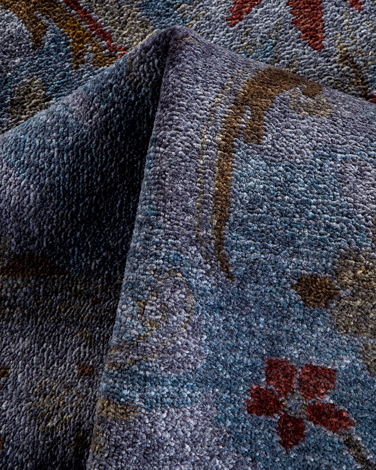 Tapis de sol contemporain en laine surteinte nouée à la main, bleu en vente 1