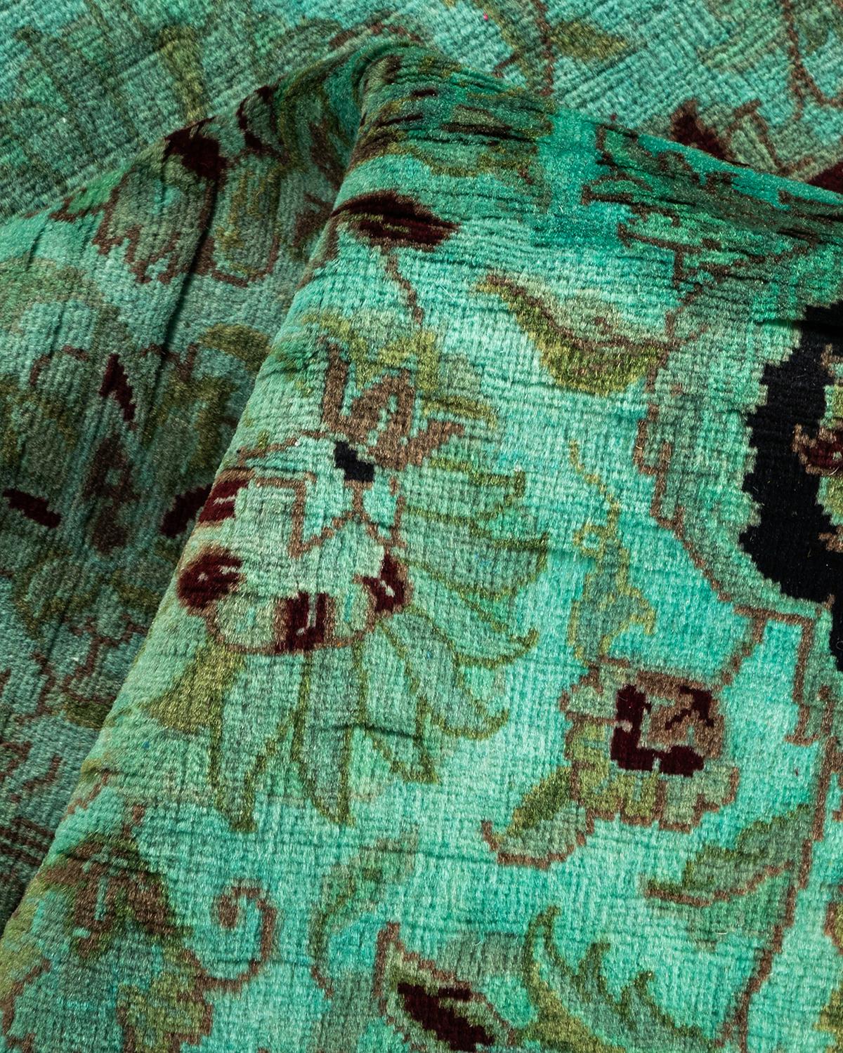 Tappeto contemporaneo in lana sovratinta annodata a mano di colore blu in vendita 1