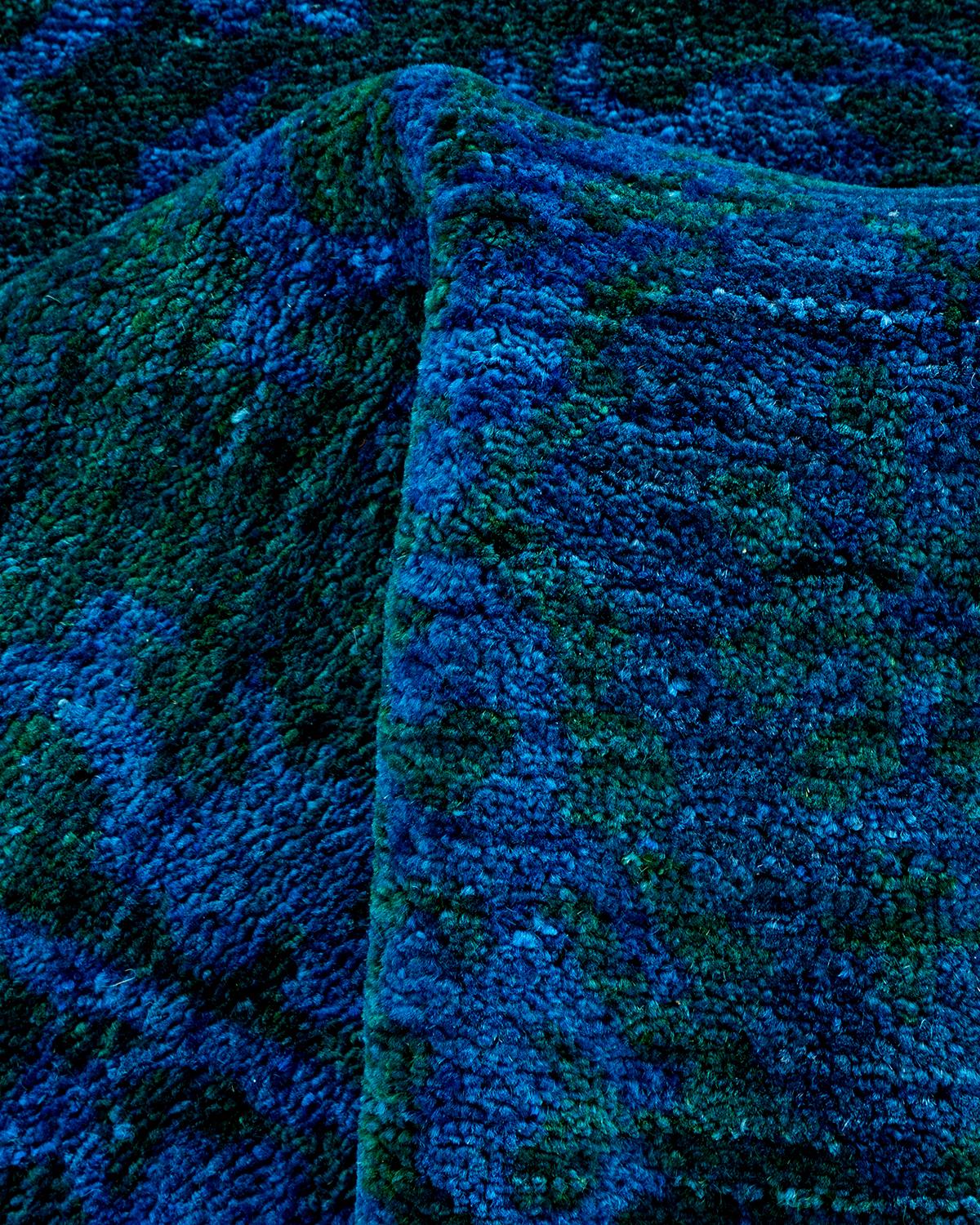 Tapis de sol contemporain en laine surteinte nouée à la main, bleu en vente 1