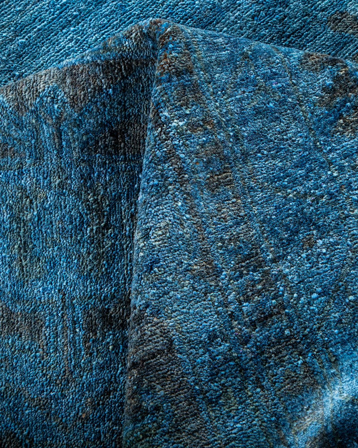 Tapis de sol contemporain en laine surteinte nouée à la main, bleu en vente 1
