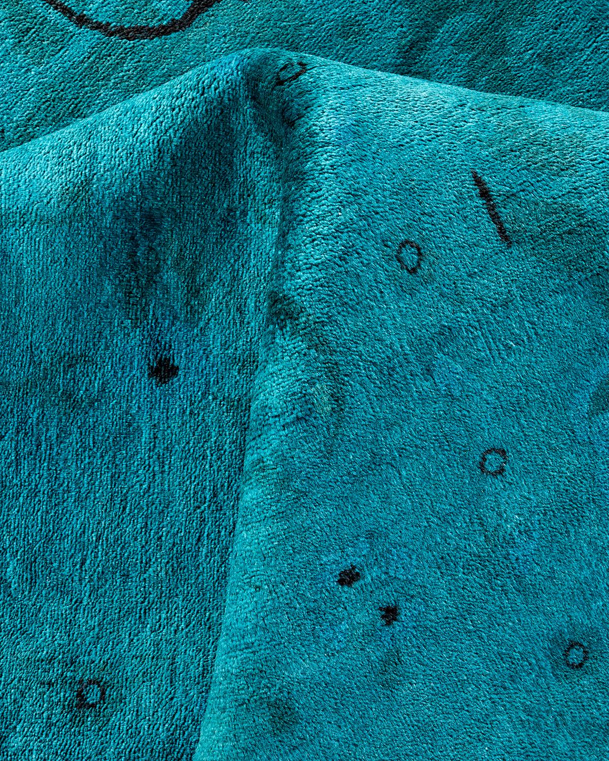 Tappeto contemporaneo in lana sovratinta annodata a mano di colore blu in vendita 1