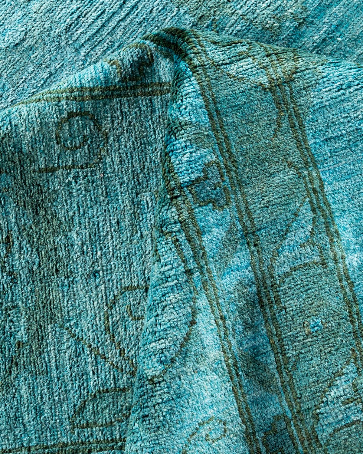 Tappeto contemporaneo in lana sovratinta annodata a mano di colore blu in vendita 1