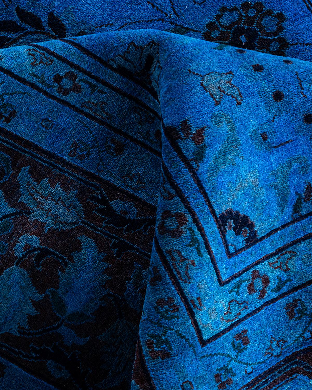 Alfombra de lana teñida a mano contemporánea azul en venta 1