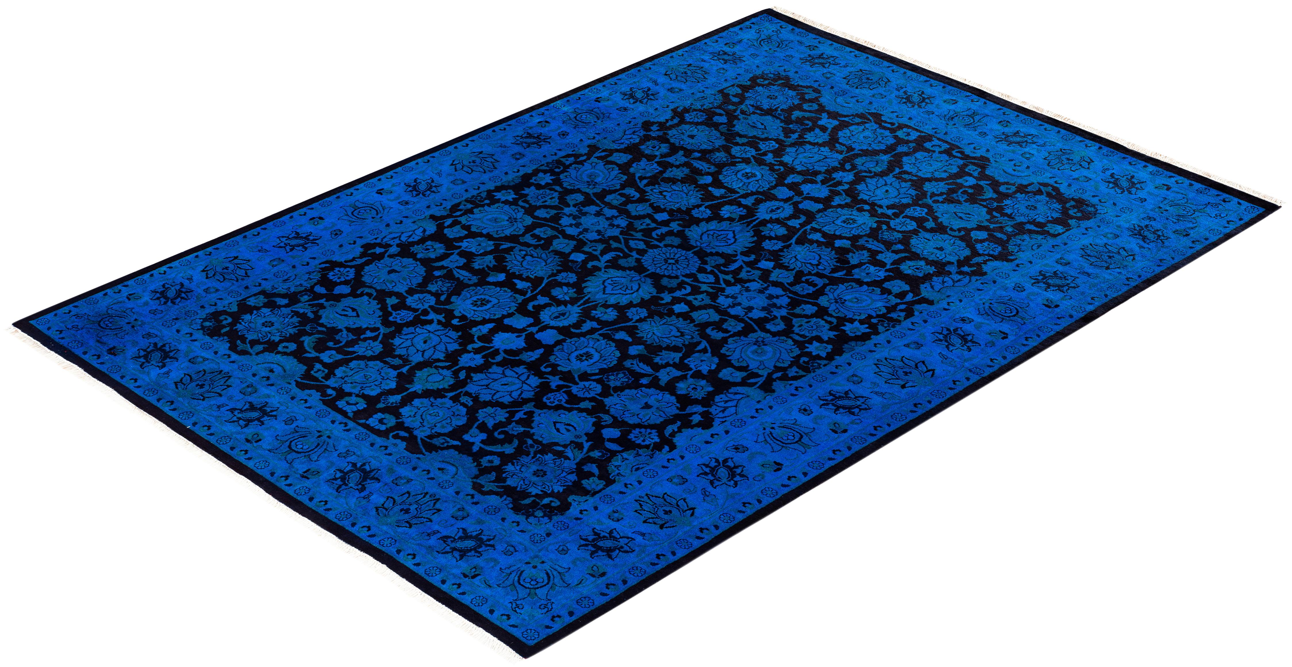 Tapis de sol contemporain en laine surteinte nouée à la main, bleu en vente 2