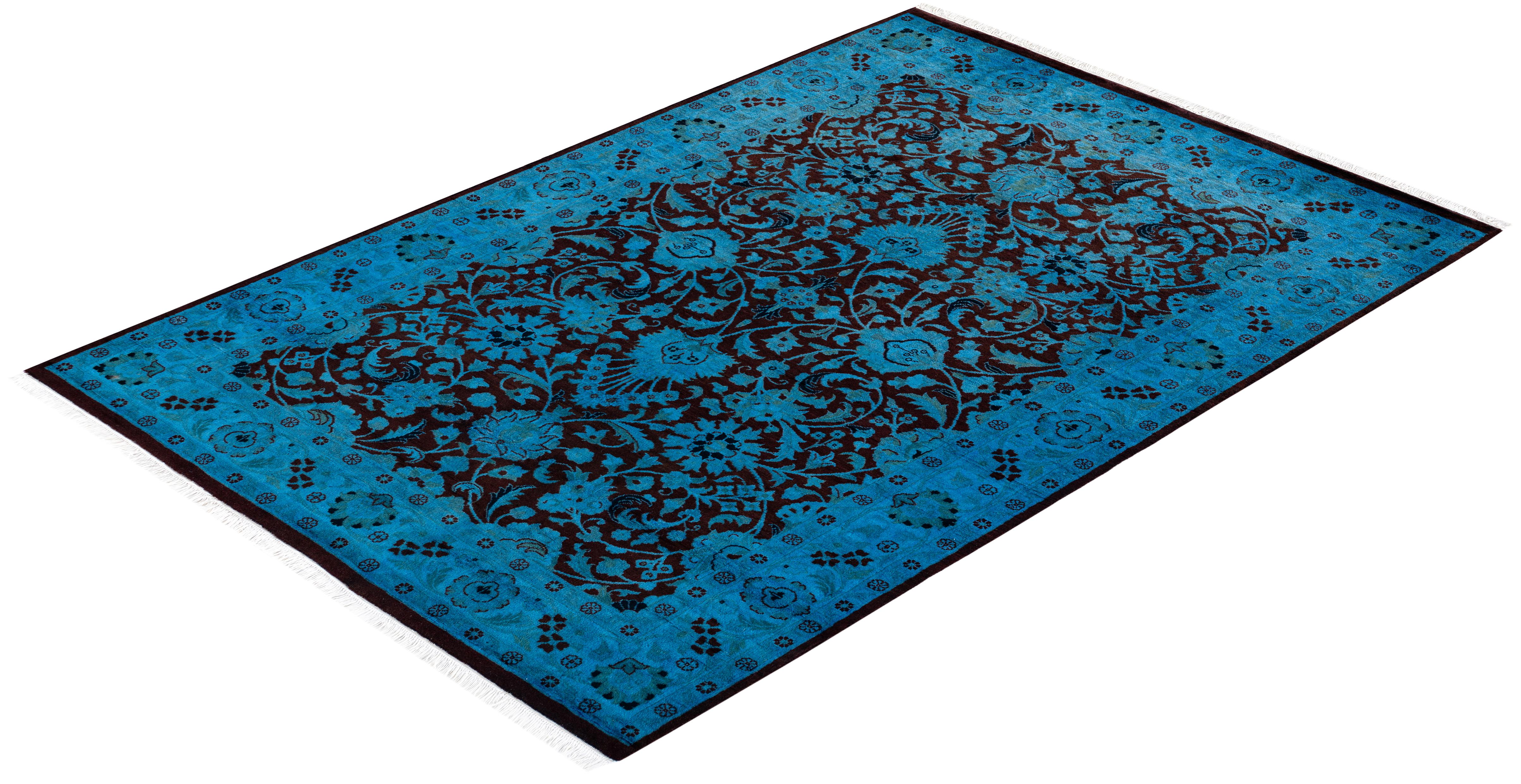 Tappeto contemporaneo in lana sovratinta annodata a mano di colore blu in vendita 2