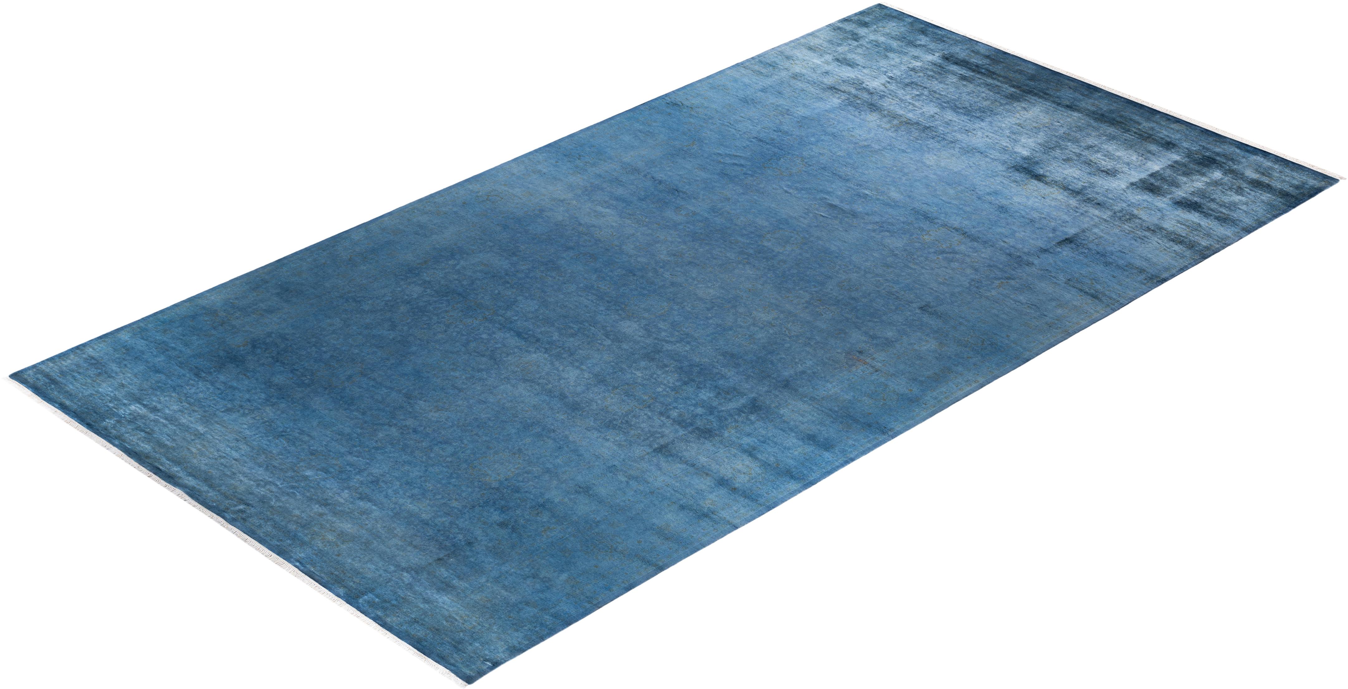 Tappeto contemporaneo in lana sovratinta annodata a mano di colore blu in vendita 2