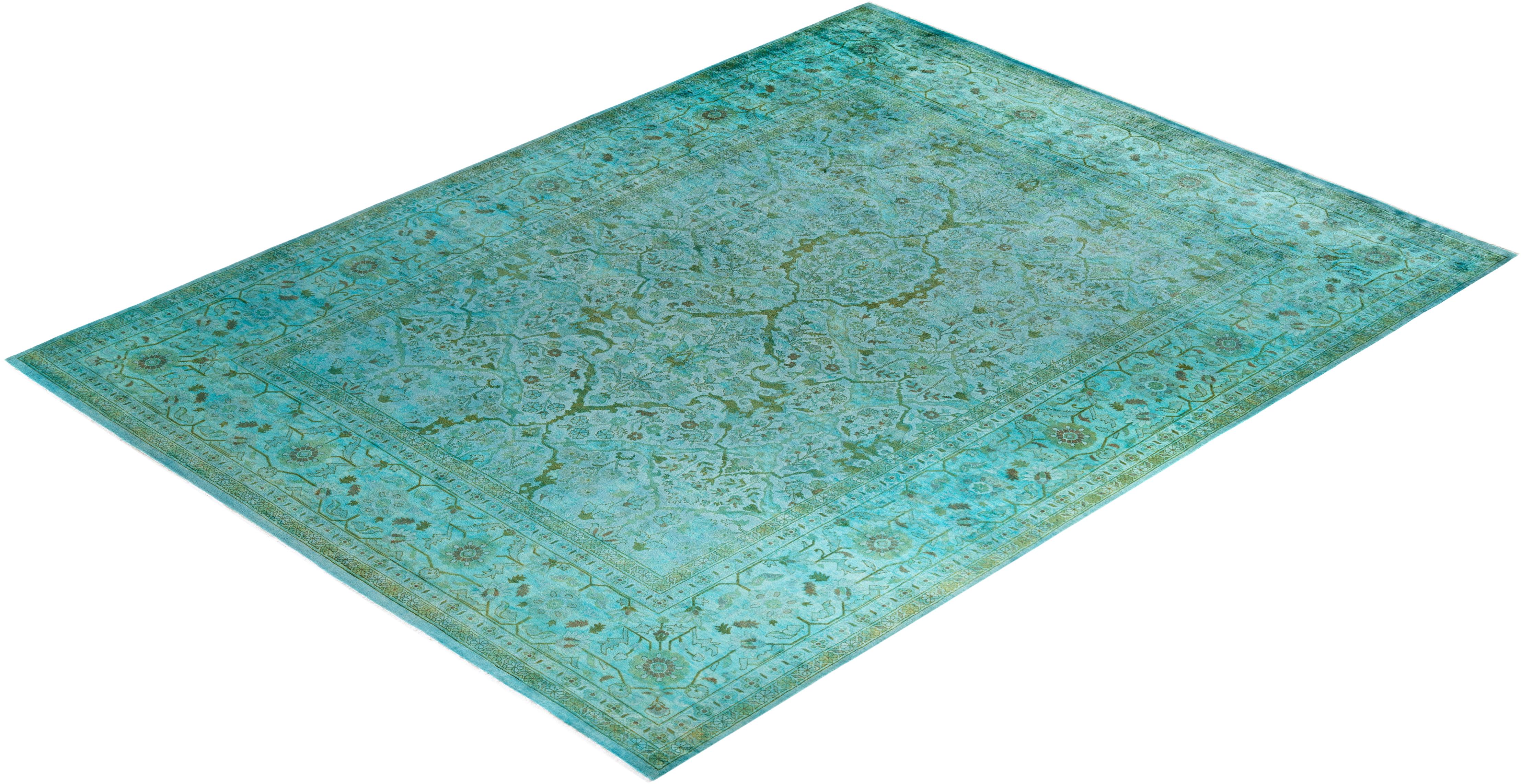 Tappeto contemporaneo in lana sovratinta annodata a mano di colore blu in vendita 2