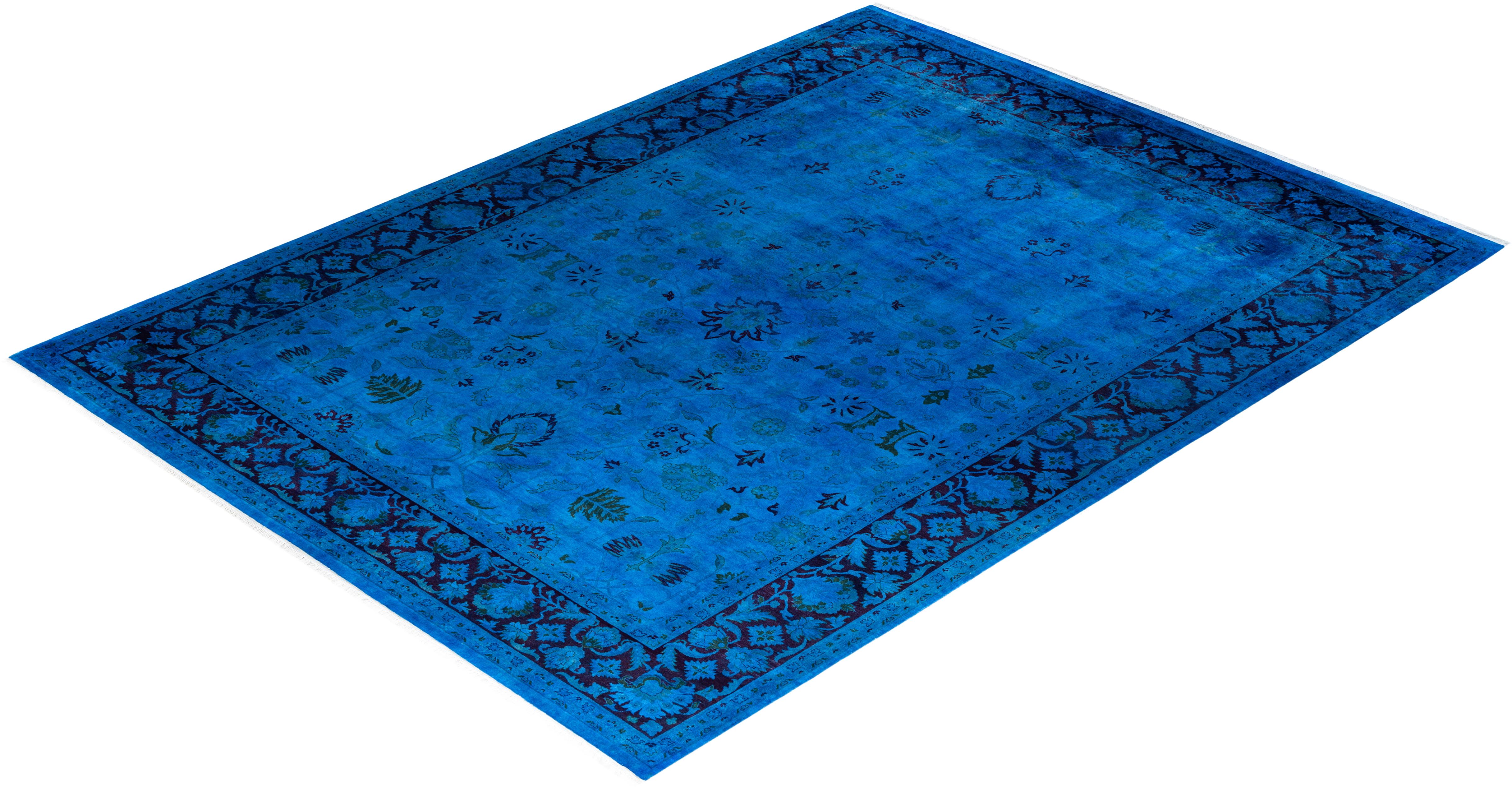Tappeto contemporaneo in lana sovratinta annodata a mano di colore blu in vendita 2