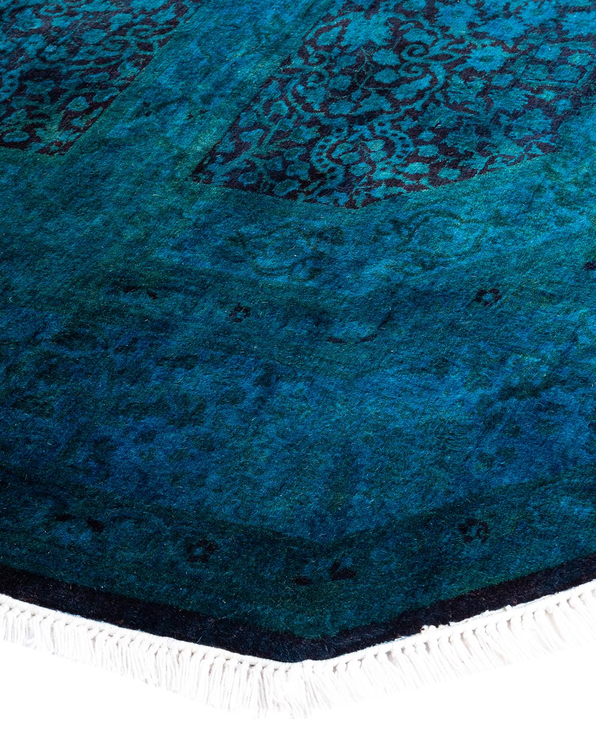 Vibrance-Teppiche sind der Inbegriff von Klassik mit Pfiff: traditionelle Muster in leuchtenden Farben gefärbt. Jeder handgeknüpfte Teppich wird mit einem 100 % natürlichen botanischen Farbstoff gewaschen, der verborgene Nuancen in den Mustern