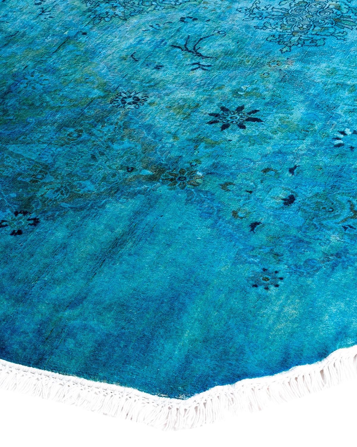 Vibrance-Teppiche sind der Inbegriff von Klassik mit Pfiff: traditionelle Muster in leuchtenden Farben gefärbt. Jeder handgeknüpfte Teppich wird mit einem 100 % natürlichen botanischen Farbstoff gewaschen, der verborgene Nuancen in den Mustern