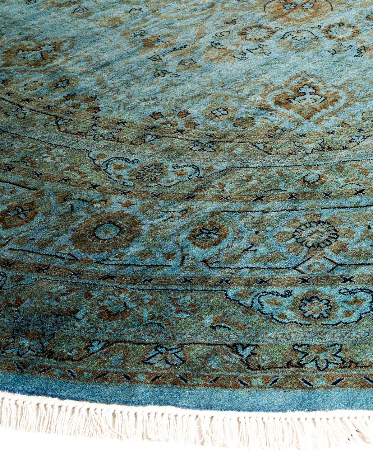 Vibrance-Teppiche sind der Inbegriff von Klassik mit Pfiff: traditionelle Muster in leuchtenden Farben gefärbt. Jeder handgeknüpfte Teppich wird mit einem 100% natürlichen botanischen Farbstoff gewaschen, der verborgene Nuancen in den Mustern