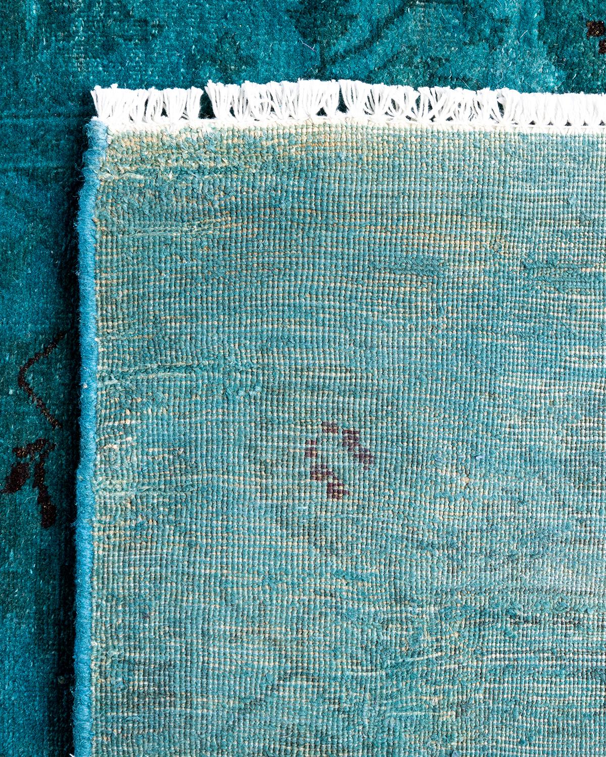 XXIe siècle et contemporain Tapis de course contemporain en laine surteinte nouée à la main bleu 2' 10