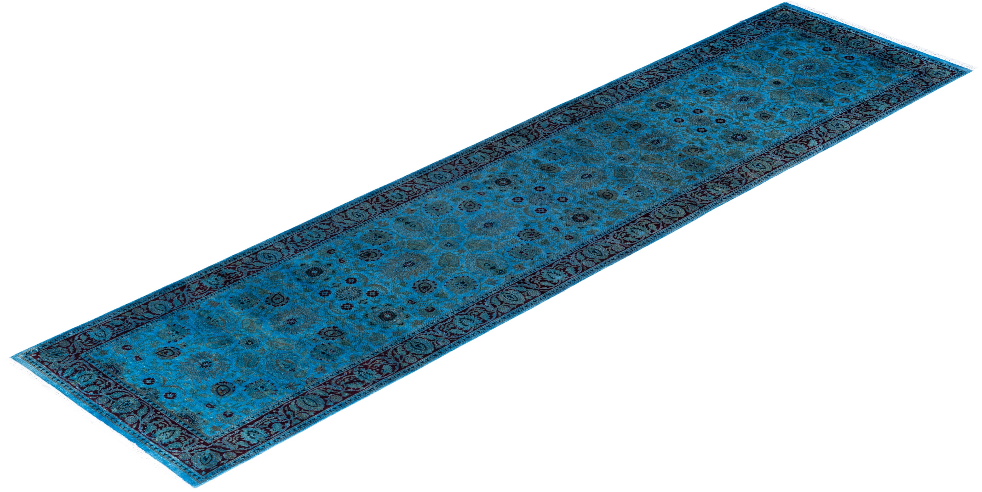 Contemporary Runner in lana blu sovratinto e annodato a mano 2' 6