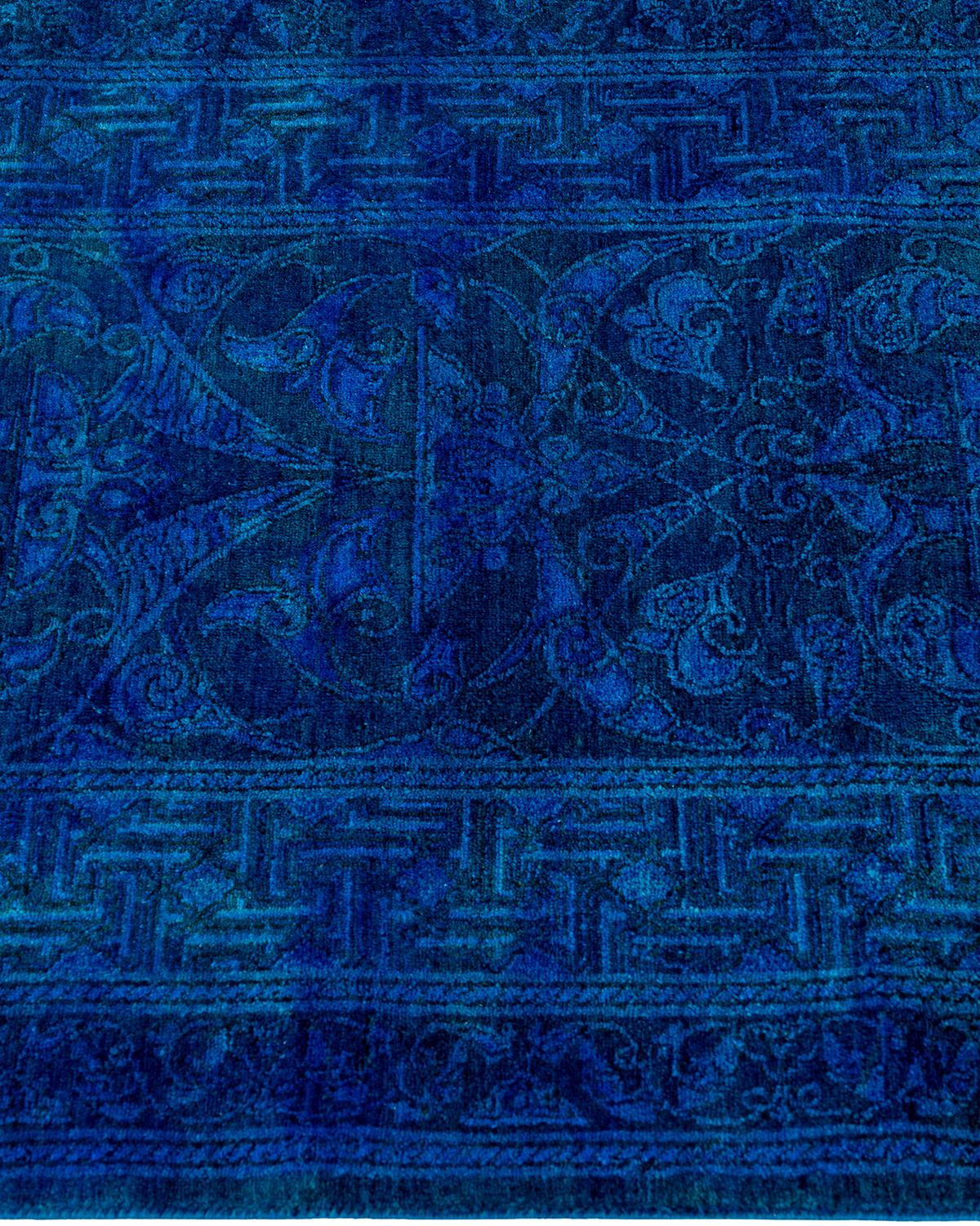 Chemin de table contemporain en laine surteinte nouée à la main, bleu 2' 7