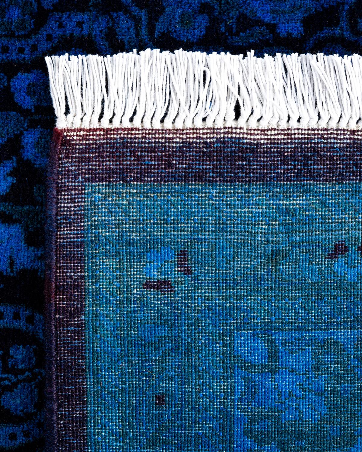 XXI secolo e contemporaneo Contemporary Runner in lana blu sovratinto a mano 2' 7