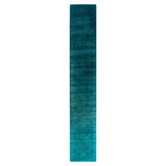 Chemin de table contemporain en laine surteinte nouée à la main, bleu 2' 7" x 16' 2".