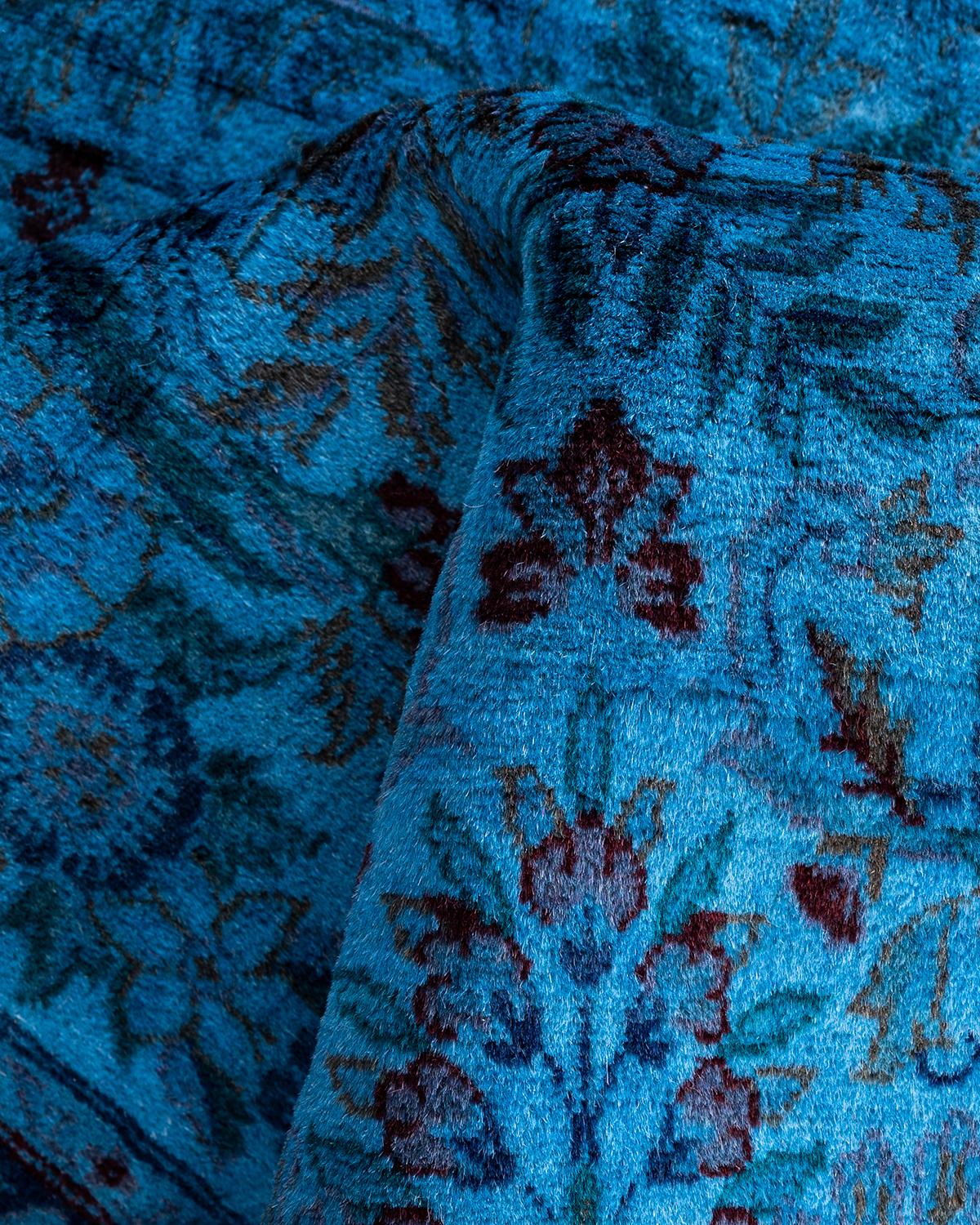 Contemporary Runner in lana blu sovratinto a mano 2' 8
