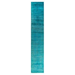 Tapis contemporain en laine surteinte nouée à la main, bleu 2' 9" x 15' 5".