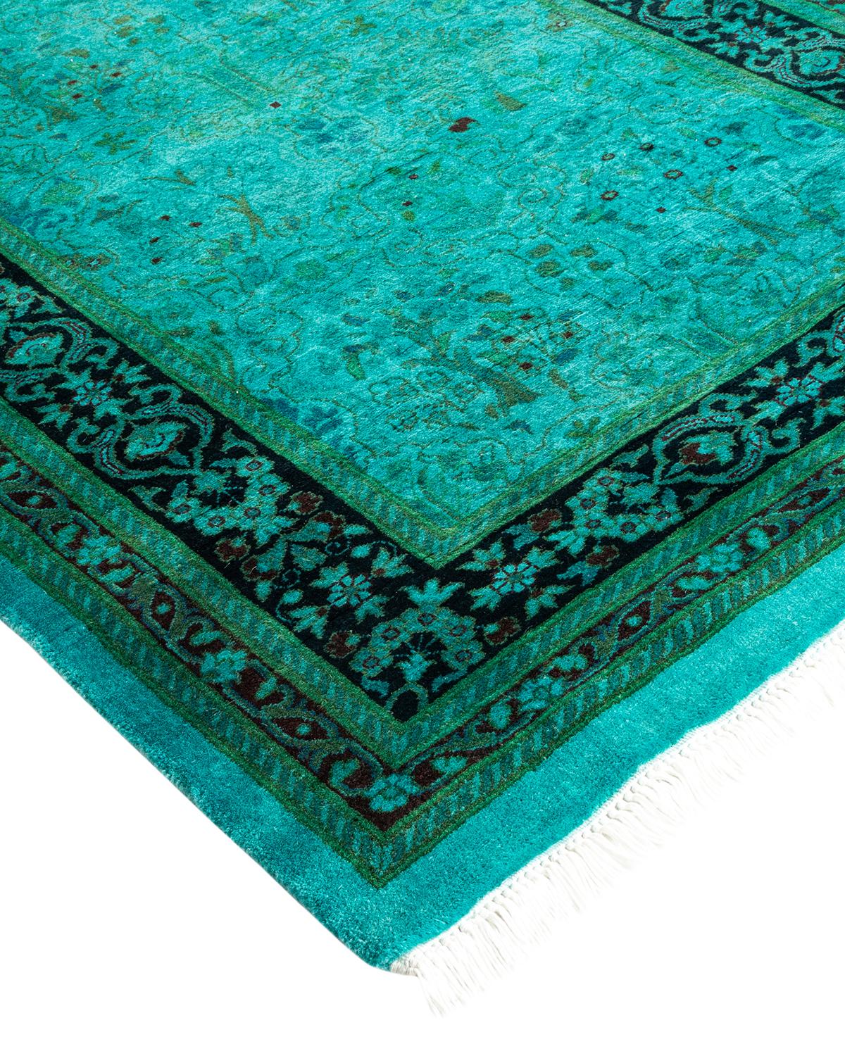 Les tapis Vibrance incarnent le classique avec une touche d'originalité : des motifs traditionnels surteints dans des couleurs éclatantes. Chaque tapis noué à la main est lavé dans une teinture botanique 100 % naturelle qui révèle les nuances