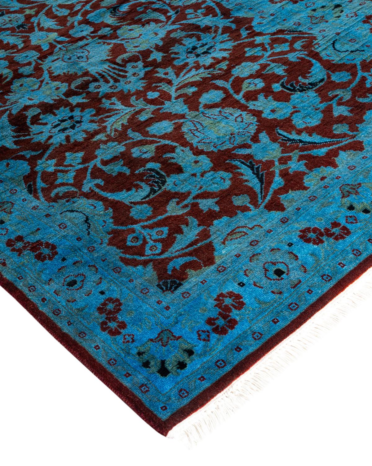 Les tapis Vibrance incarnent le classique avec une touche d'originalité : des motifs traditionnels surteints dans des couleurs éclatantes. Chaque tapis noué à la main est lavé dans une teinture botanique 100 % naturelle qui révèle les nuances
