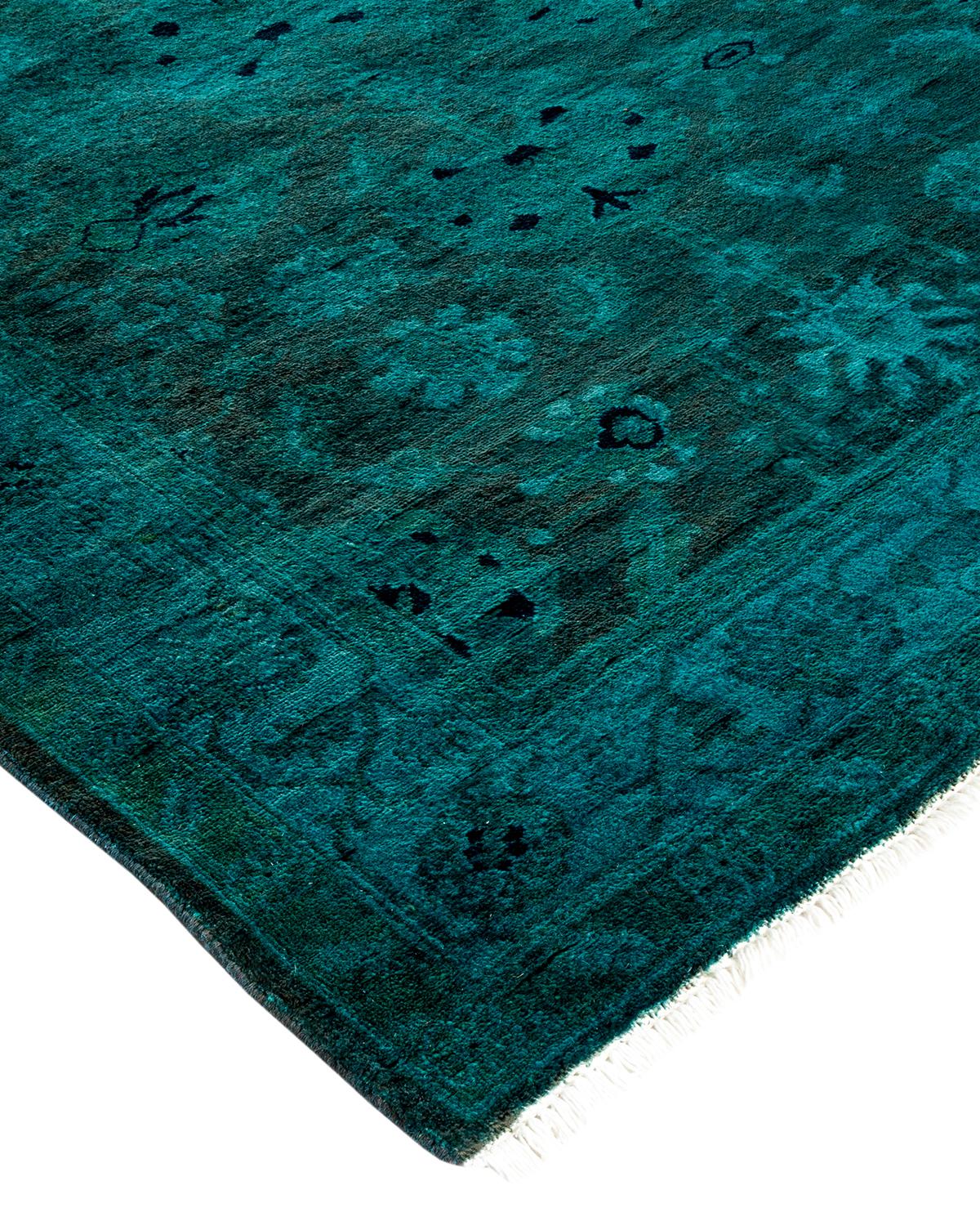 Vibrance-Teppiche sind der Inbegriff von Klassik mit Pfiff: traditionelle Muster in leuchtenden Farben gefärbt. Jeder handgeknüpfte Teppich wird mit einem 100% natürlichen botanischen Farbstoff gewaschen, der verborgene Nuancen in den Mustern