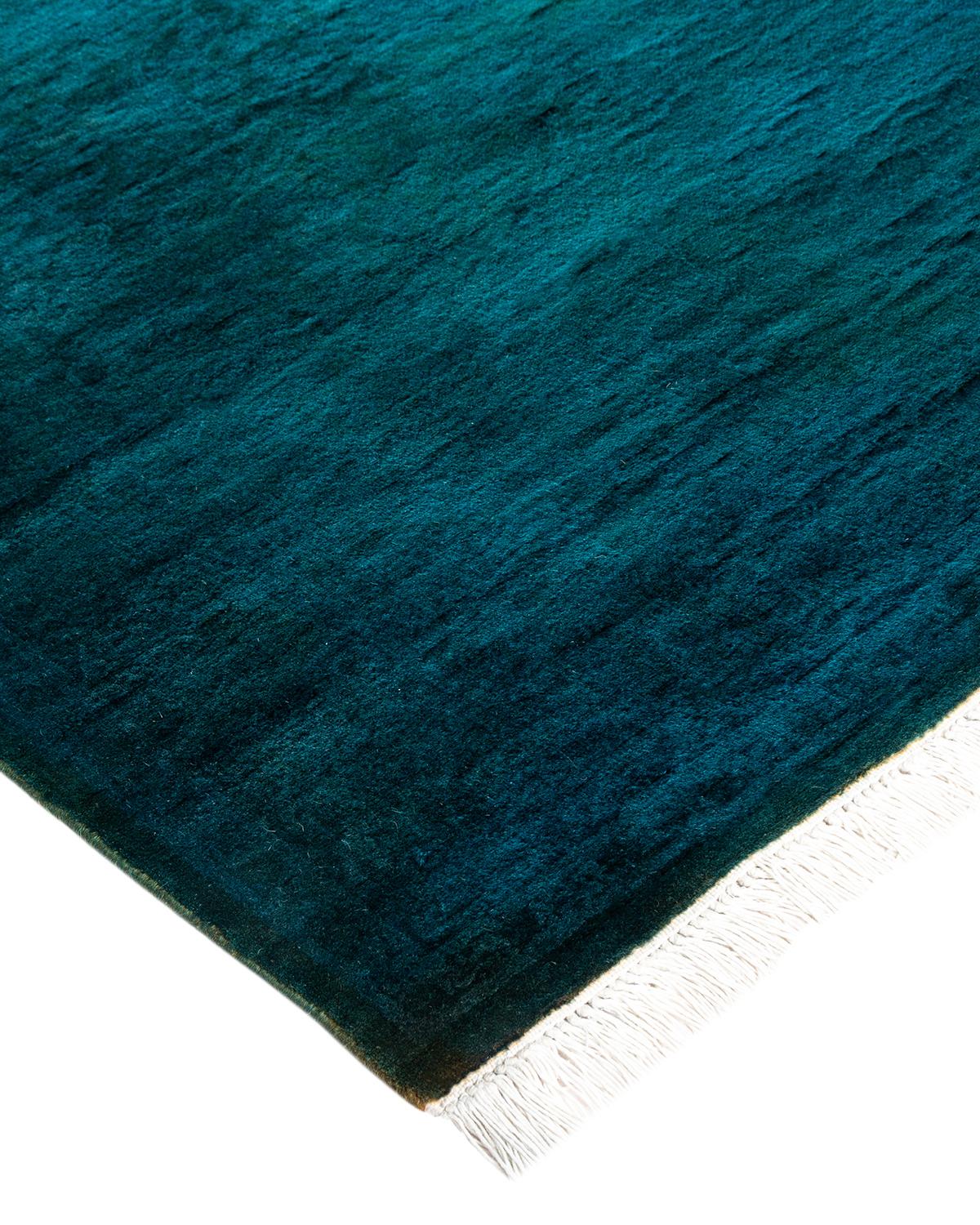 I tappeti Vibrance rappresentano il classico con un tocco di classe: motivi tradizionali sovratinti con colori brillanti. Ogni tappeto annodato a mano viene lavato con una tintura botanica 100% naturale che rivela le sfumature nascoste degli am
