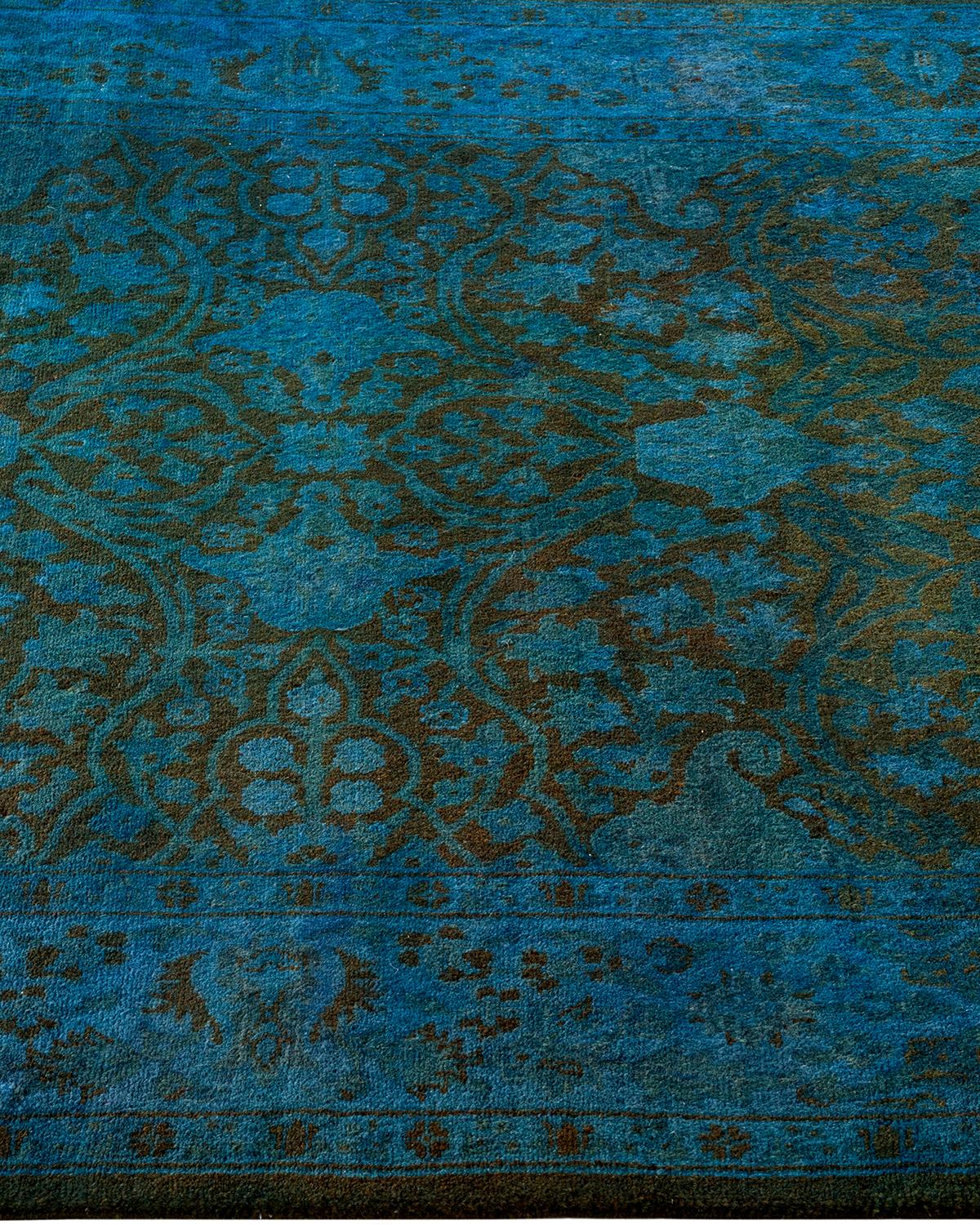 Chemin de table contemporain en laine surteinte nouée à la main, bleu Neuf - En vente à Norwalk, CT