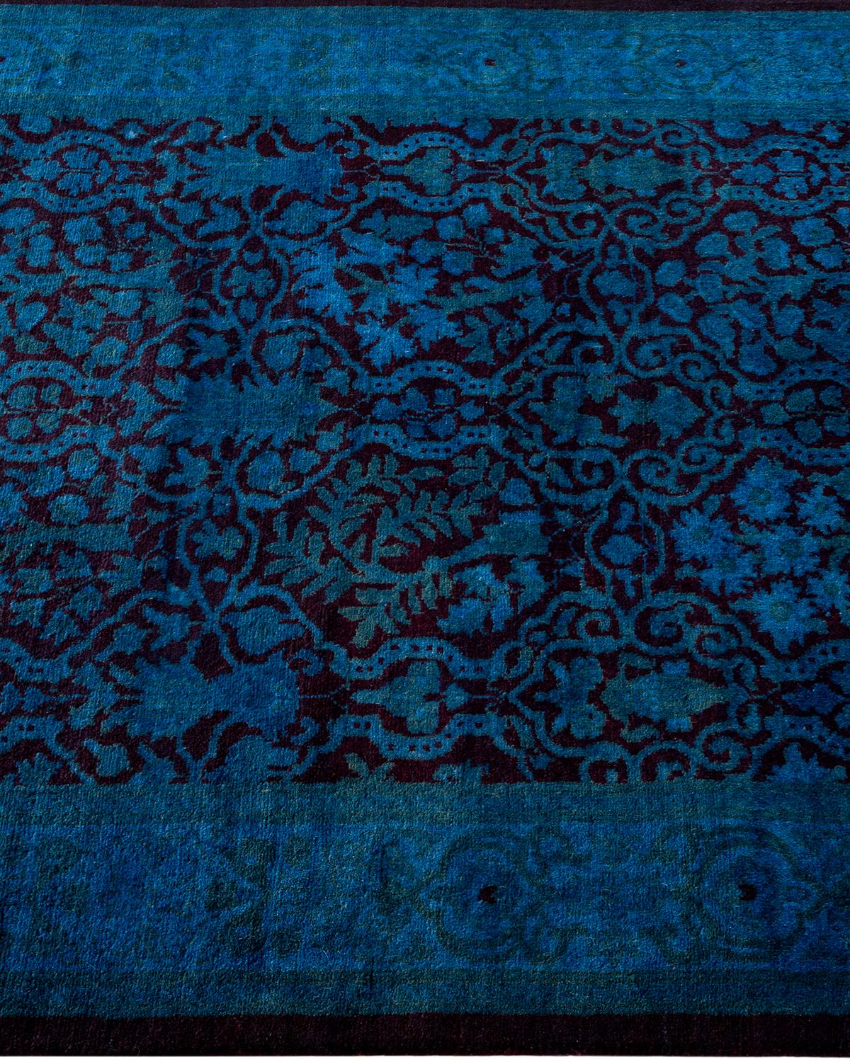 Chemin de table contemporain en laine surteinte nouée à la main, bleu Neuf - En vente à Norwalk, CT