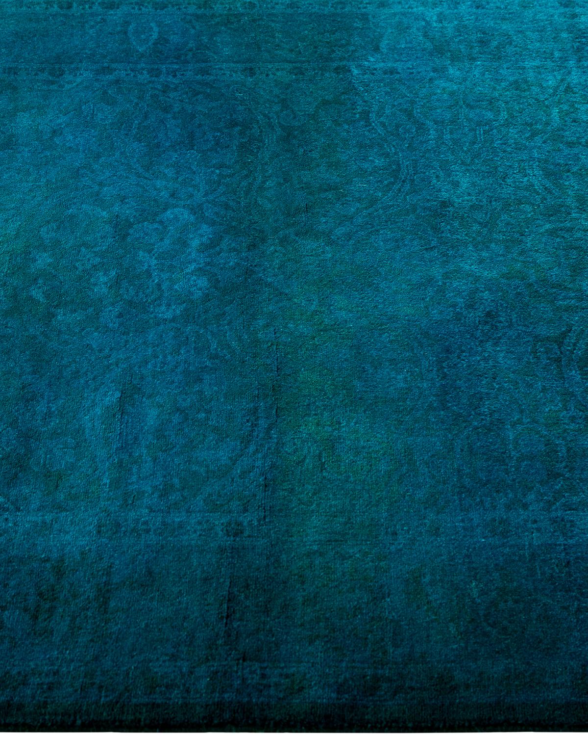Runner contemporaneo in lana blu sovratinto e annodato a mano In condizioni Nuovo in vendita a Norwalk, CT