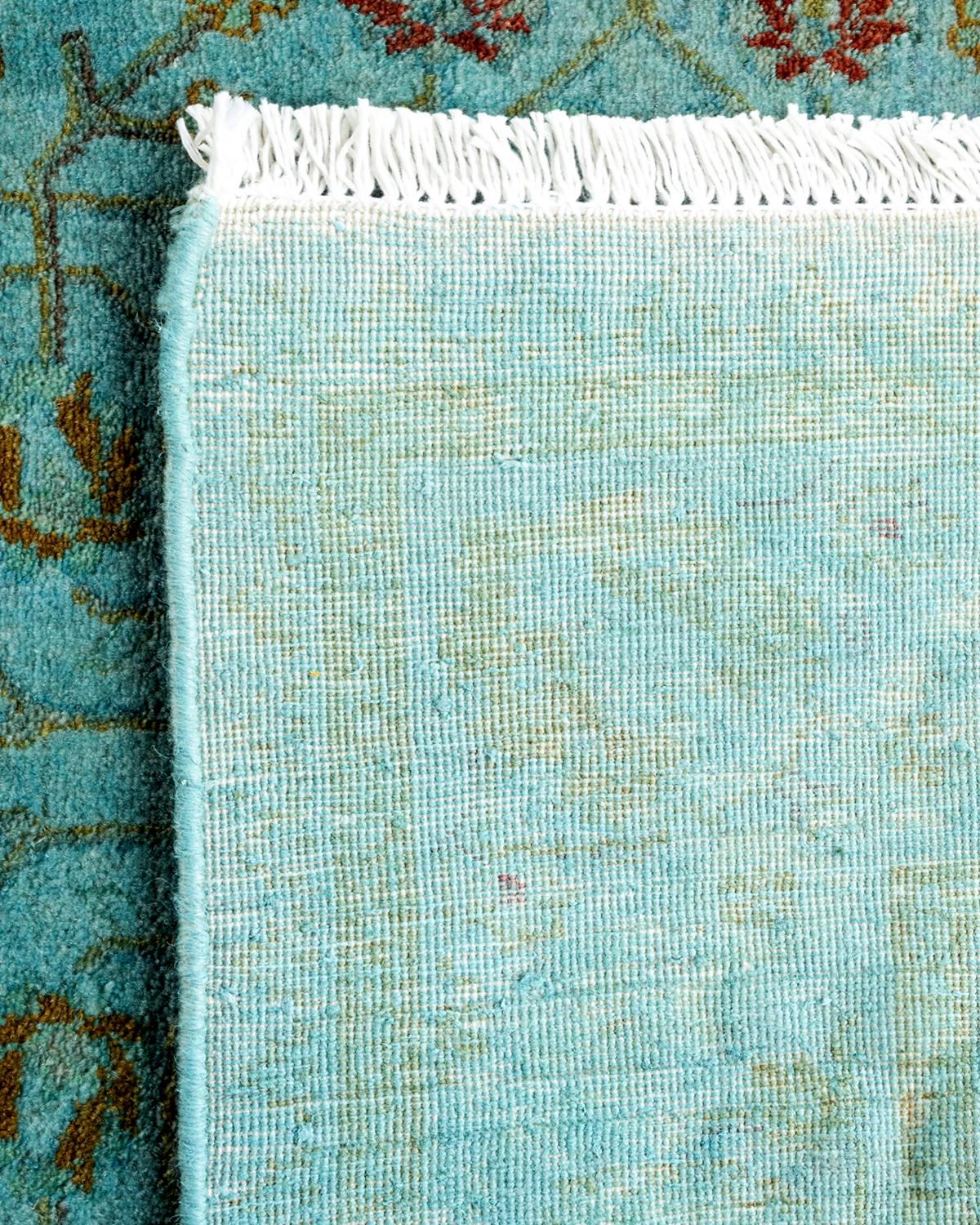 XXIe siècle et contemporain Chemin de table contemporain en laine surteinte nouée à la main, bleu en vente