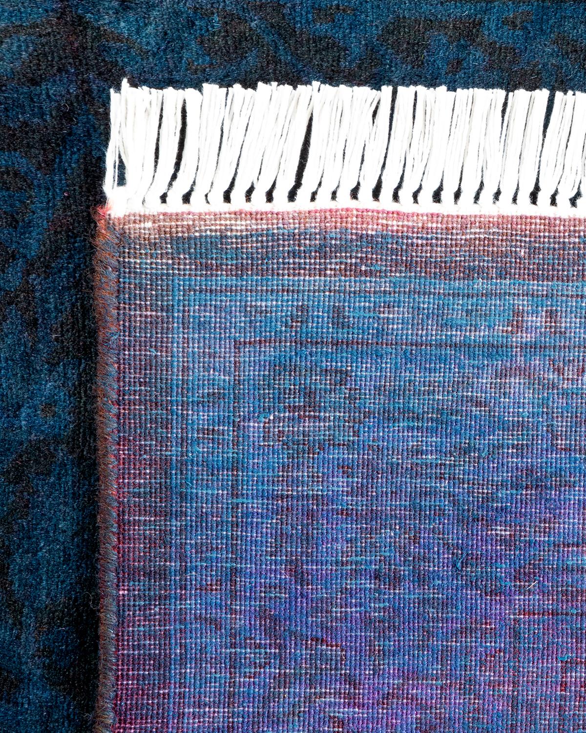 XXIe siècle et contemporain Chemin de table contemporain en laine surteinte nouée à la main, bleu en vente