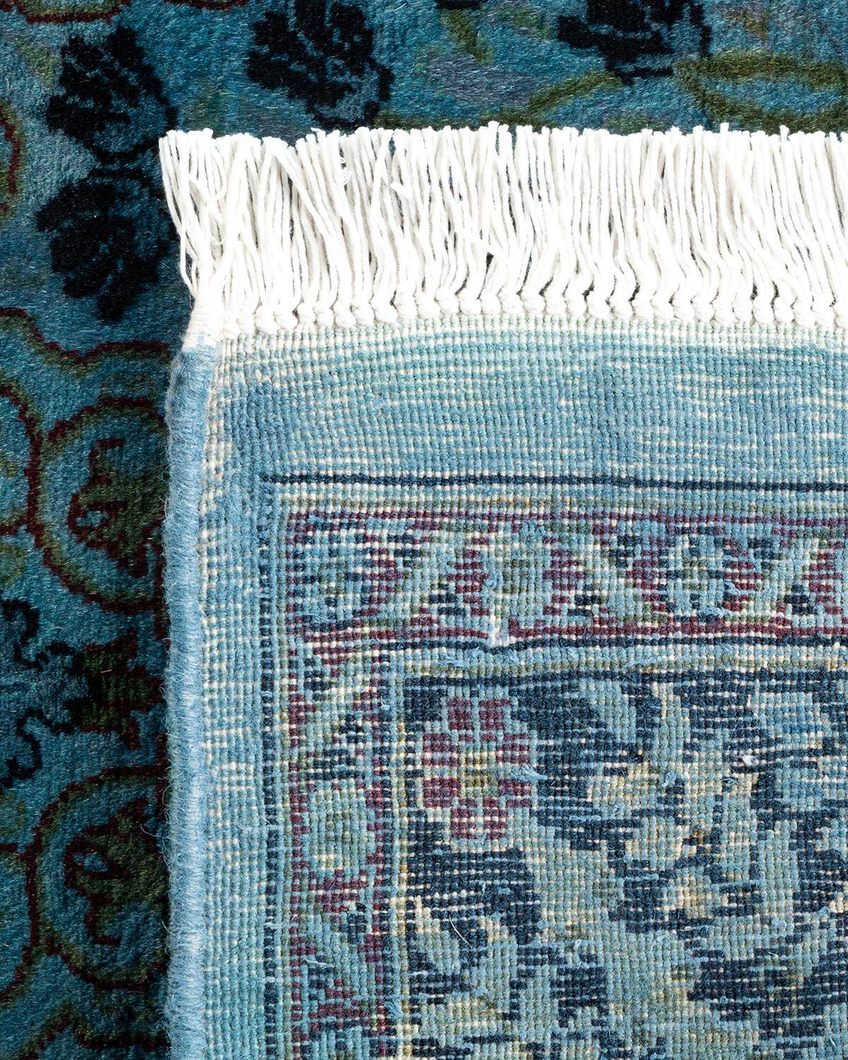 XXIe siècle et contemporain Chemin de table contemporain en laine surteinte nouée à la main, bleu en vente