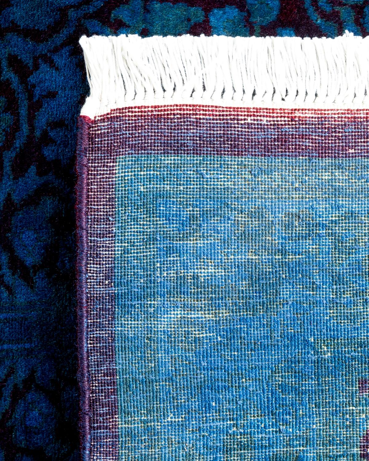 XXIe siècle et contemporain Chemin de table contemporain en laine surteinte nouée à la main, bleu en vente