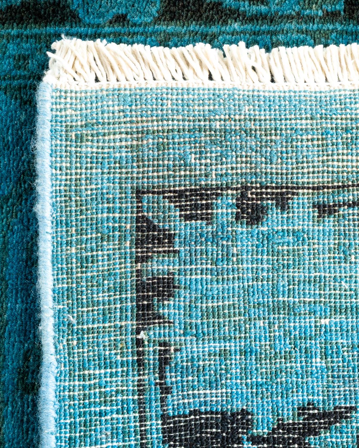 XXIe siècle et contemporain Chemin de table contemporain en laine surteinte nouée à la main, bleu en vente