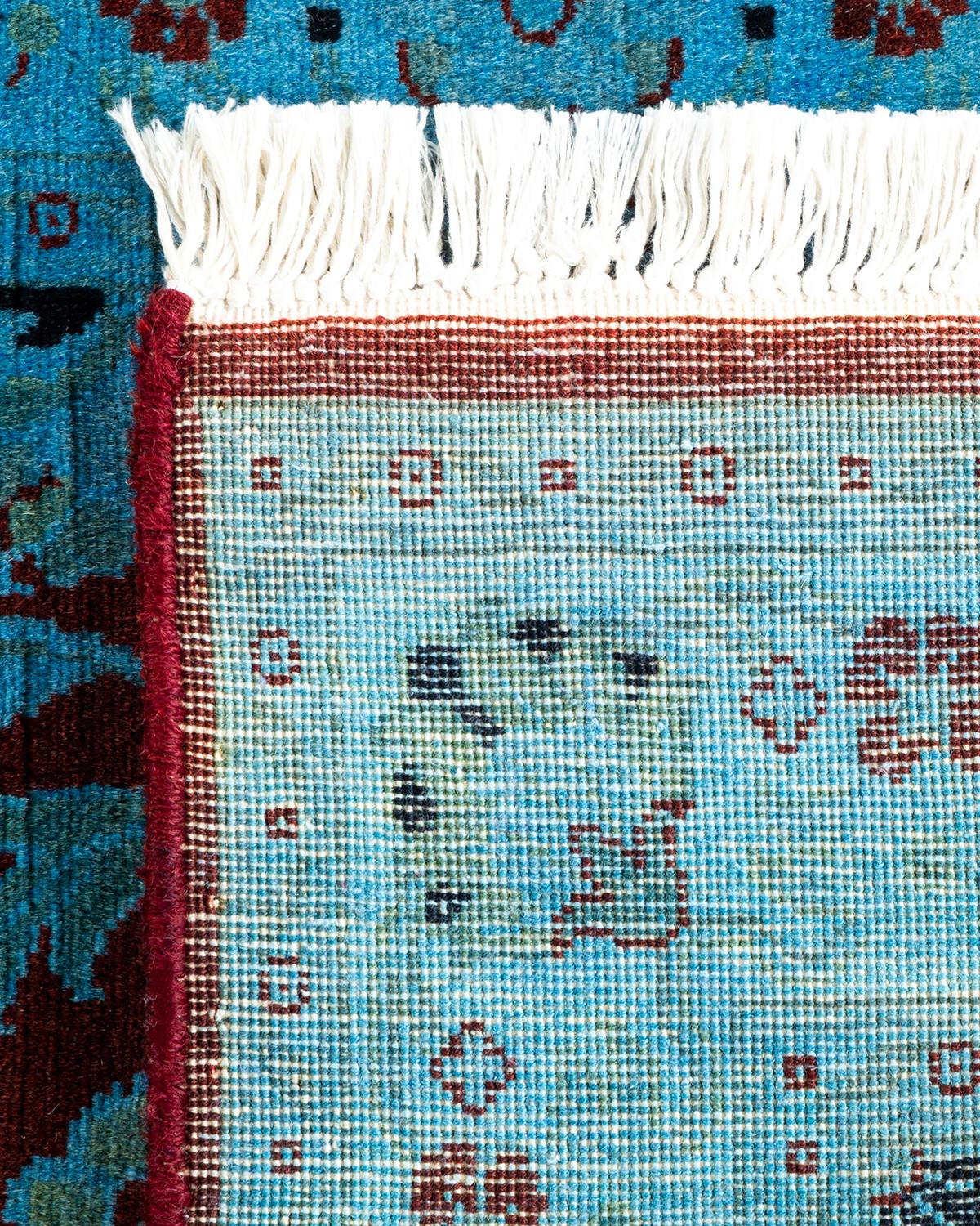 XXIe siècle et contemporain Chemin de table contemporain en laine surteinte nouée à la main, bleu en vente