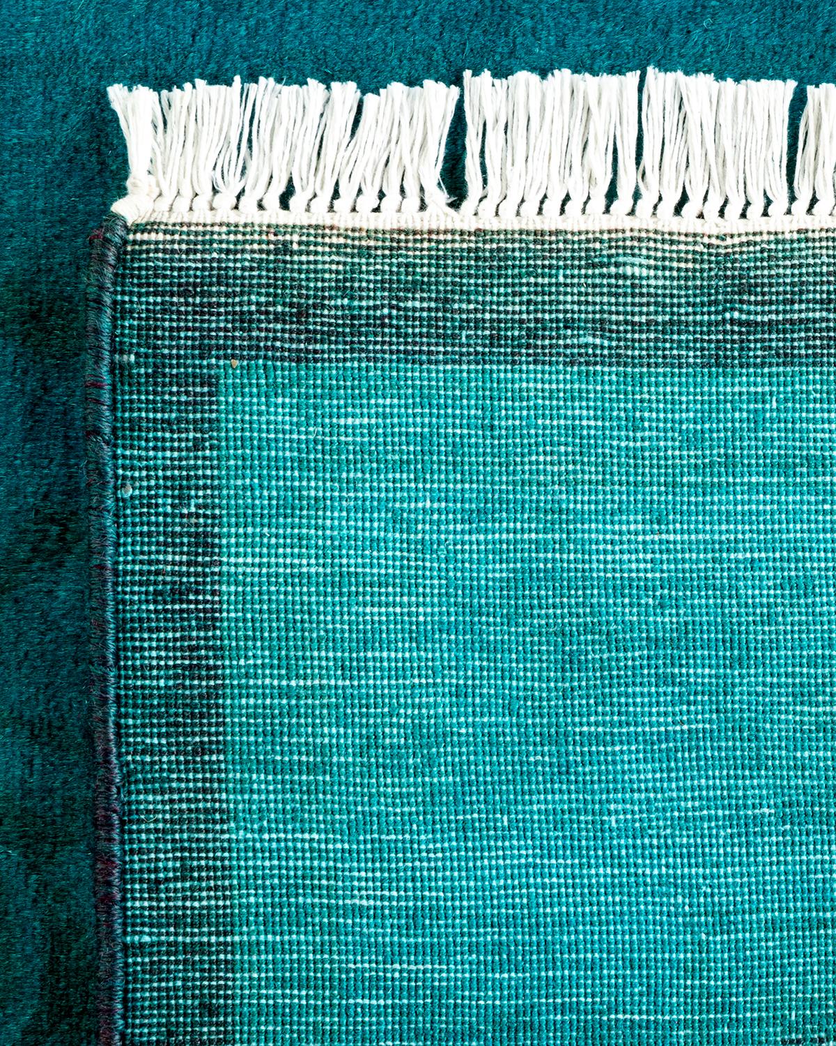 XXIe siècle et contemporain Chemin de table contemporain en laine surteinte nouée à la main, bleu en vente