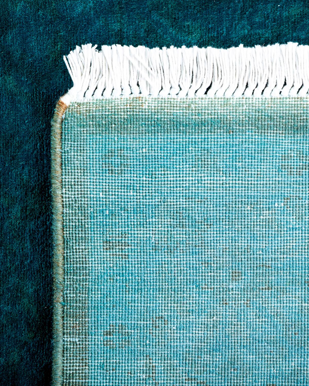 XXIe siècle et contemporain Chemin de table contemporain en laine surteinte nouée à la main, bleu en vente