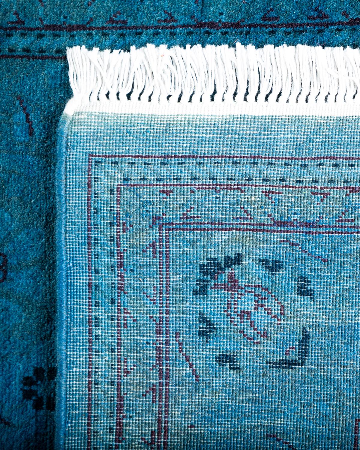 Traves de Mesa Contemporáneo Overdyed Hand Knotted Lana Azul Siglo XXI y contemporáneo en venta