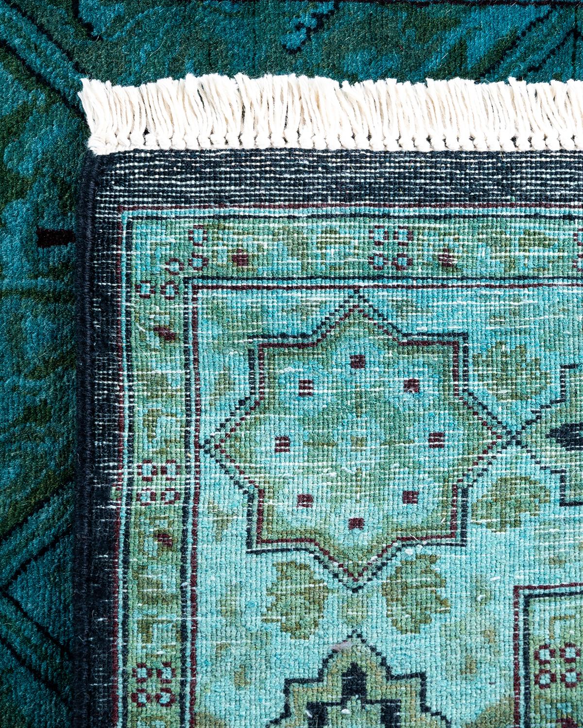 XXIe siècle et contemporain Chemin de table contemporain en laine surteinte nouée à la main, bleu en vente