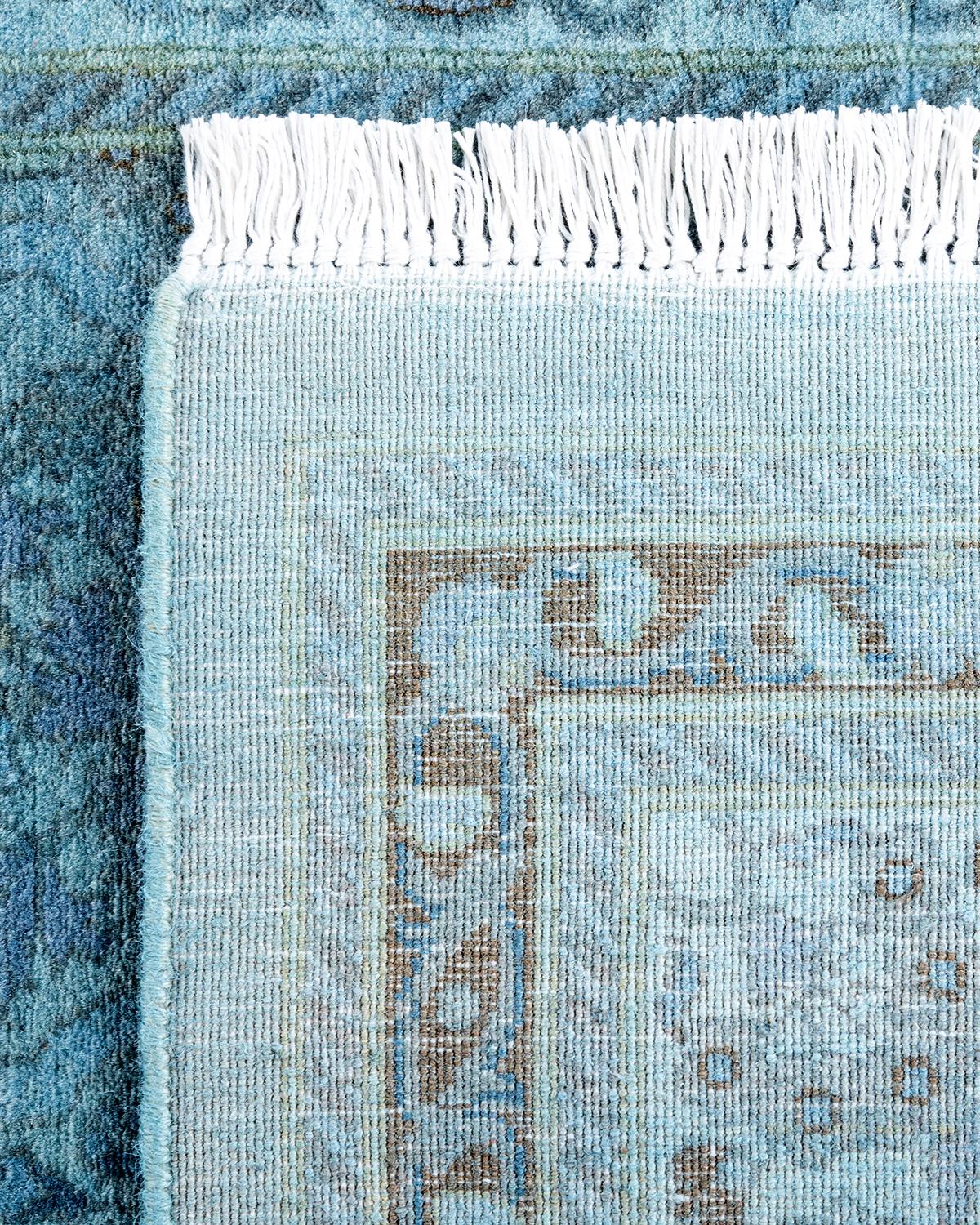 Traves de Mesa Contemporáneo Overdyed Hand Knotted Lana Azul Siglo XXI y contemporáneo en venta