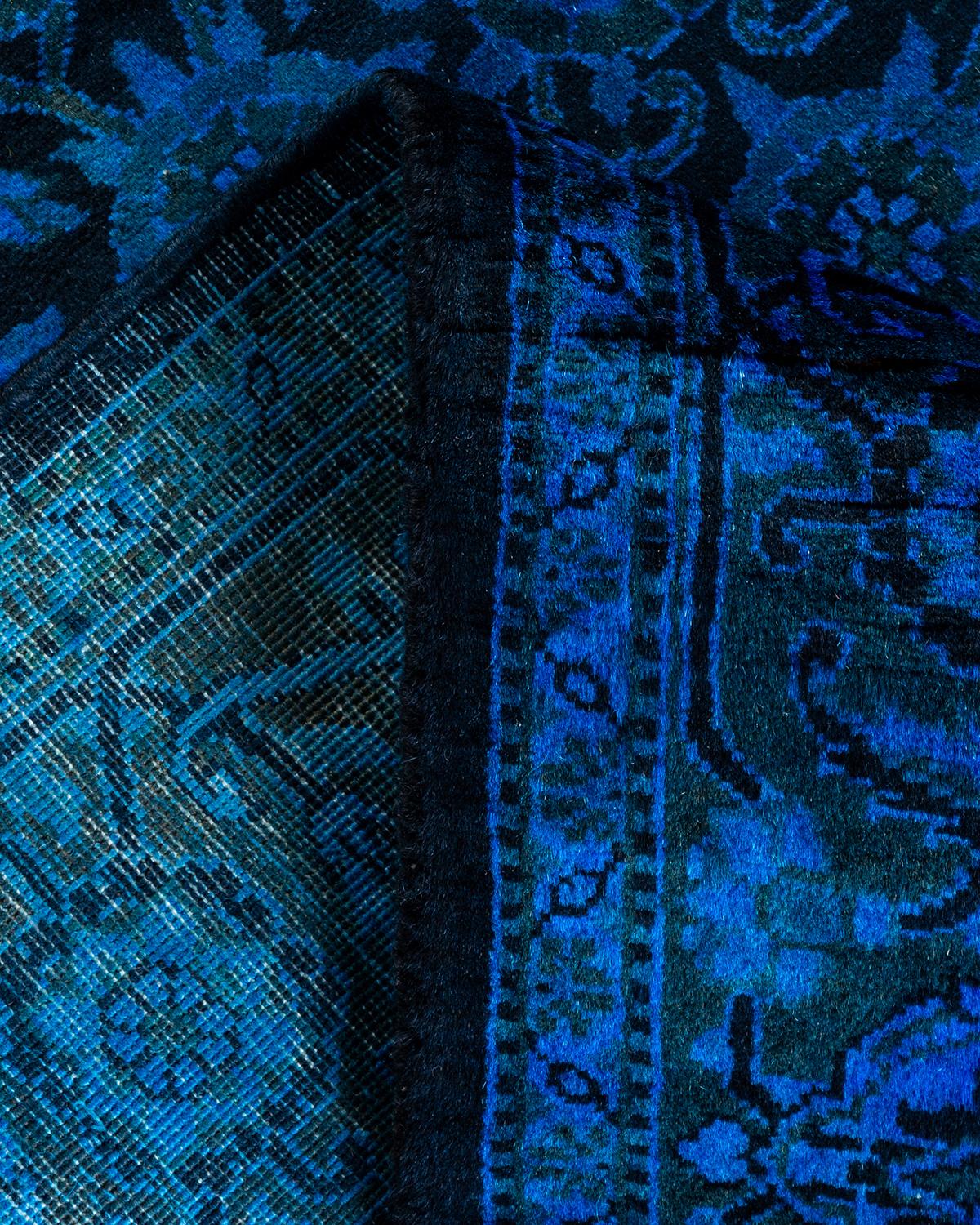 Laine Chemin de table contemporain en laine surteinte nouée à la main, bleu en vente