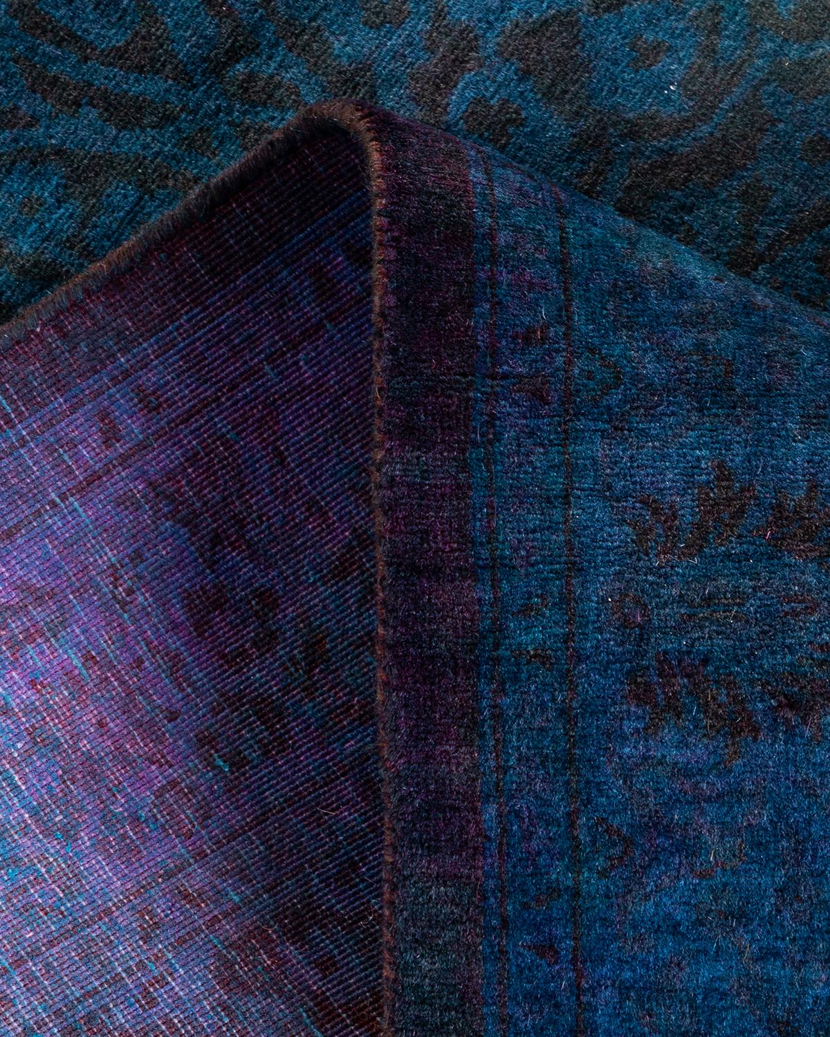 Laine Chemin de table contemporain en laine surteinte nouée à la main, bleu en vente