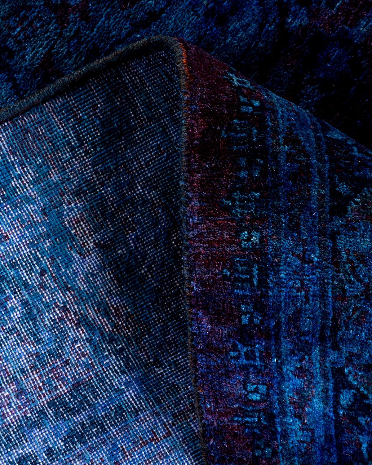 Laine Chemin de table contemporain en laine surteinte nouée à la main, bleu en vente