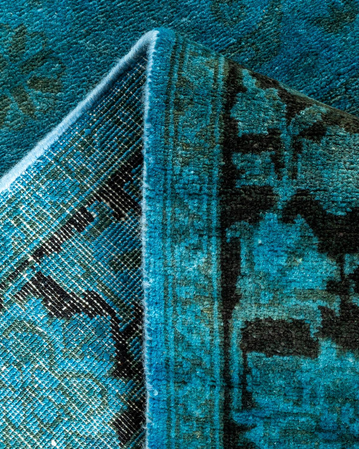 Laine Chemin de table contemporain en laine surteinte nouée à la main, bleu en vente