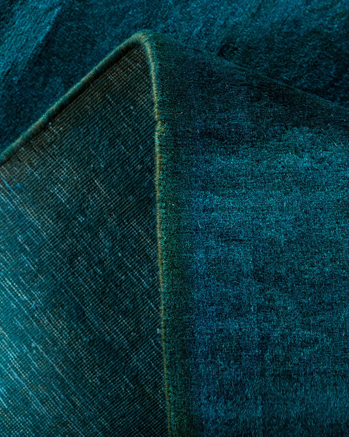 Lana Runner contemporaneo in lana blu sovratinto e annodato a mano in vendita