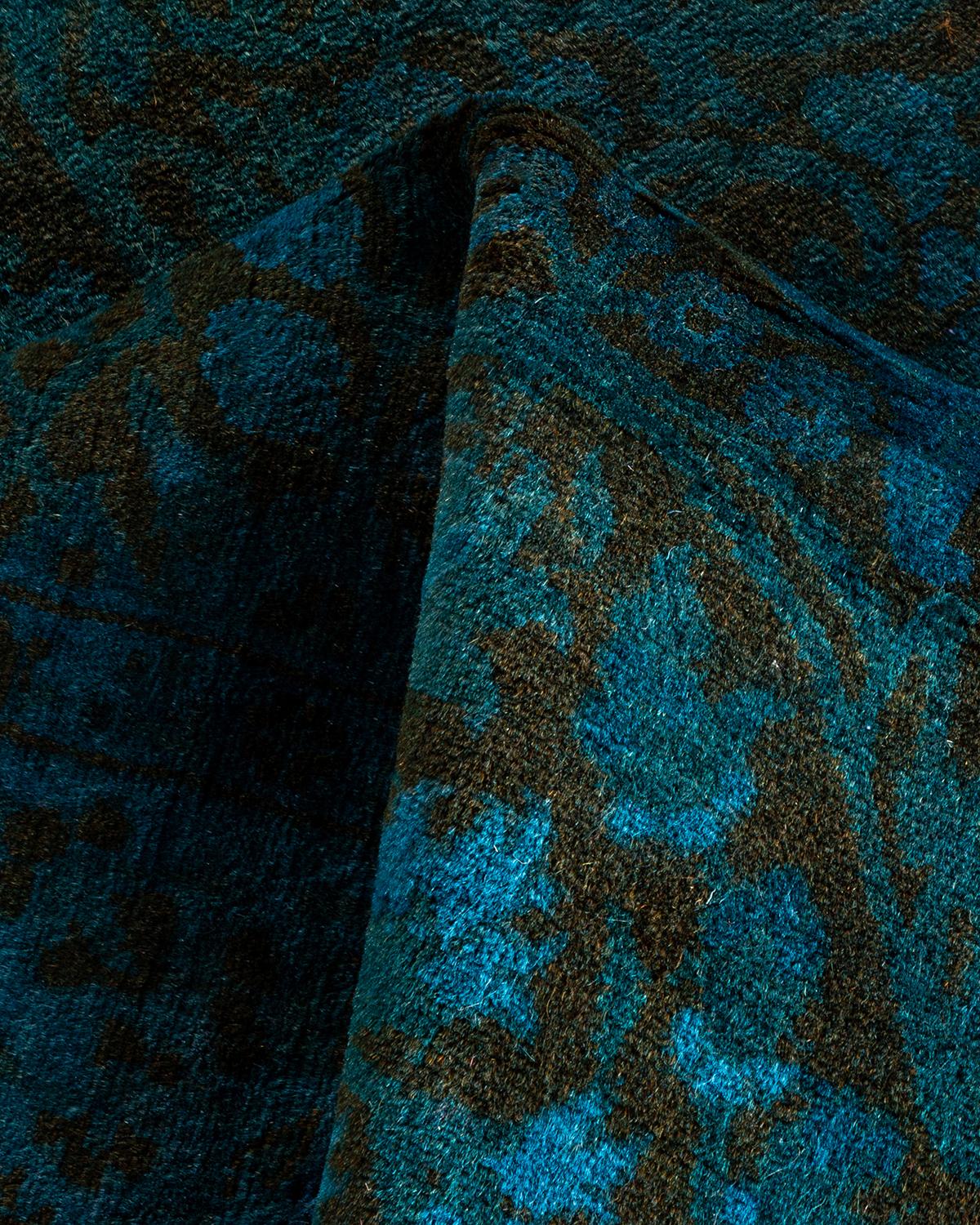 Chemin de table contemporain en laine surteinte nouée à la main, bleu en vente 1