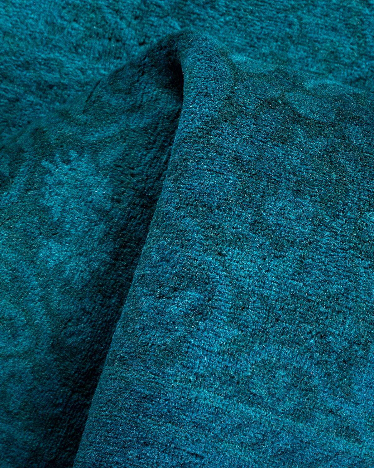 Runner contemporaneo in lana blu sovratinto e annodato a mano in vendita 1